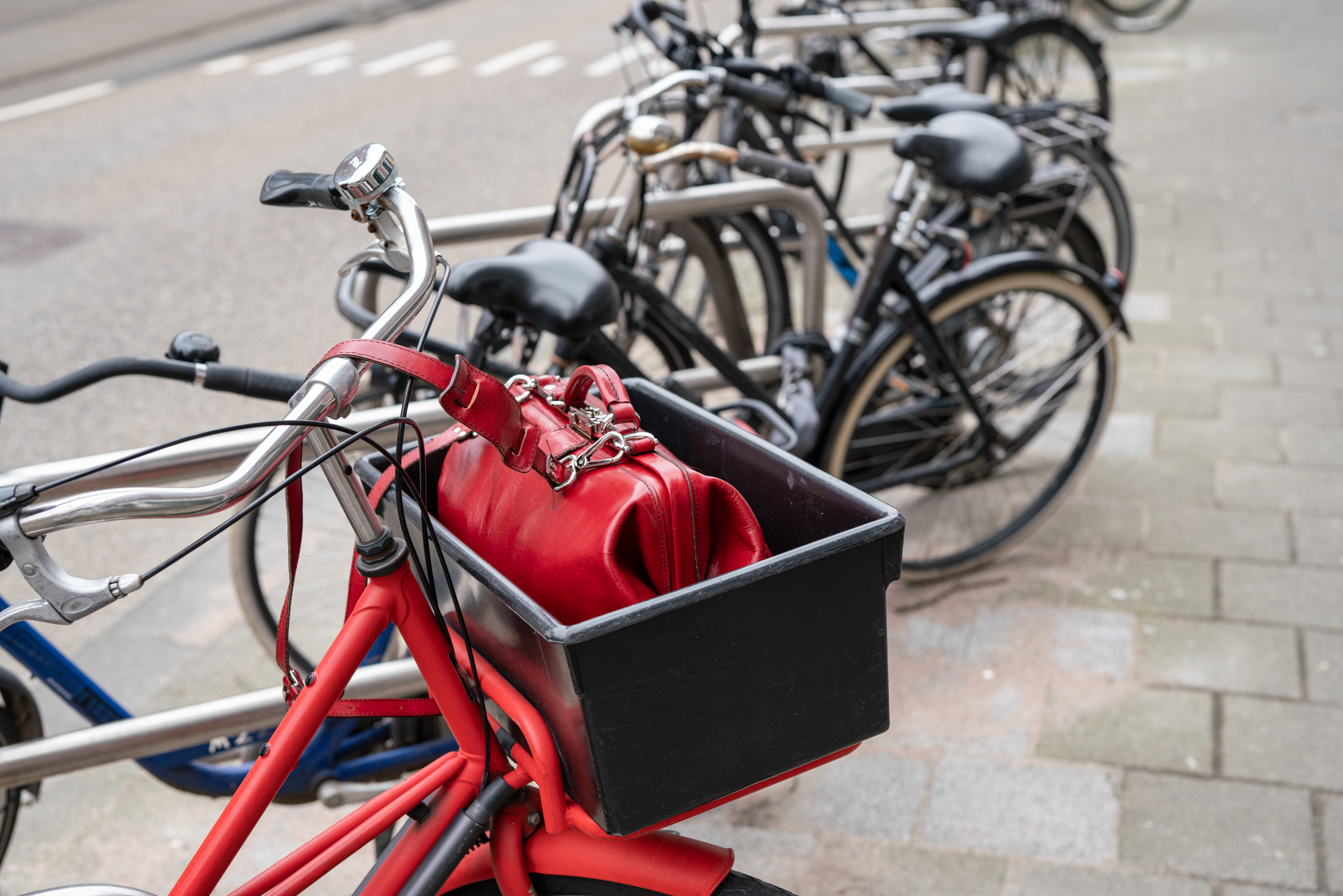 dokterstas in fietsmand
